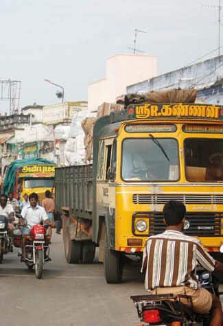 LOS ACCIDENTES DE TRÁFICO SE COBRAN 1 VIDA CADA 4 MINUTOS EN INDIA
