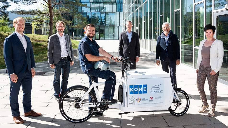En Austria, los técnicos de mantenimiento de KONE se han pasado a las dos ruedas, conduciendo bicicletas y scooters eléctricas sin emisiones de carbono.